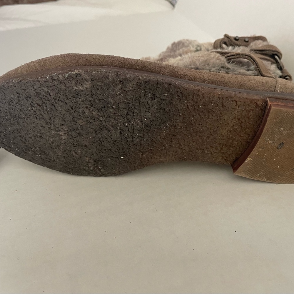 Johnston and Murphy grey suede / faux fur boots. Size 7.5 - Picture 3 of 3